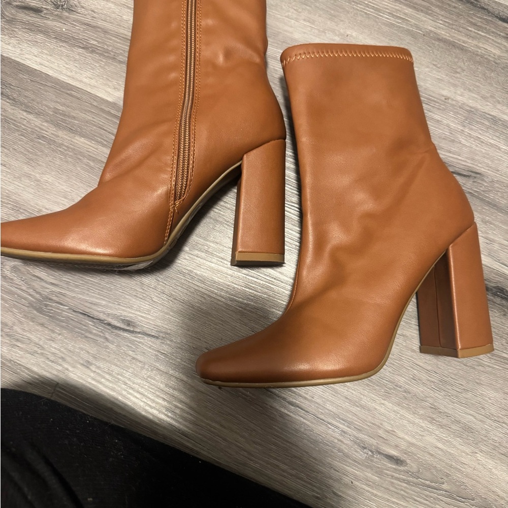 Elegant Tan Block Heel Boots